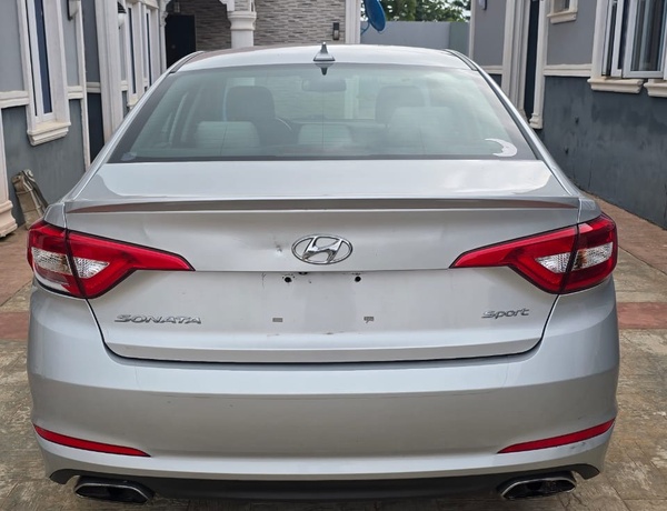 Foreign  Used Hyundai Sonata 2015 for Sell In Lagos