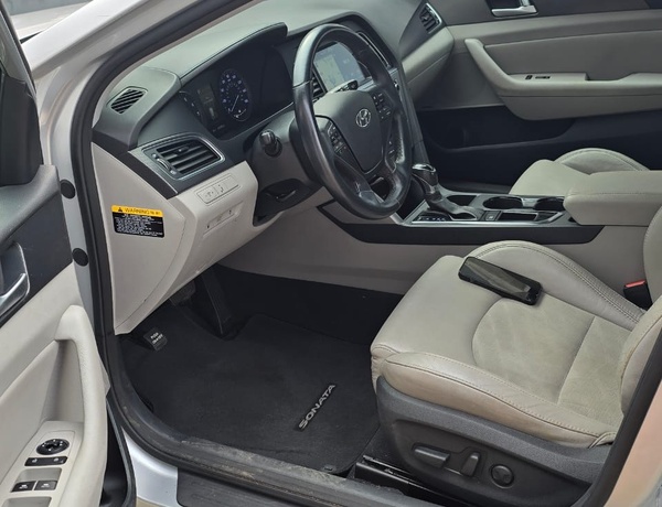Foreign  Used Hyundai Sonata 2015 for Sell In Lagos