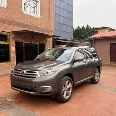 2013 Foreign Used Toyota Highlander for Sale In Lagos 