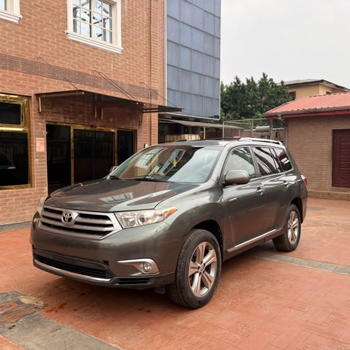 2013 Foreign Used Toyota Highlander for Sale In Lagos 