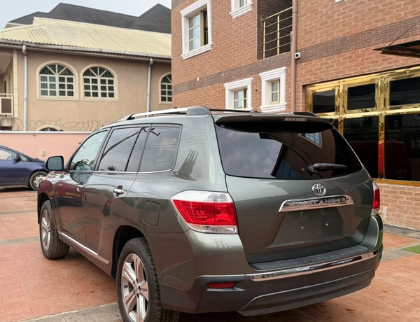 2013 Foreign Used Toyota Highlander for Sale In Lagos 