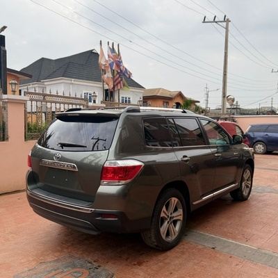2013 Foreign Used Toyota Highlander for Sale In Lagos 