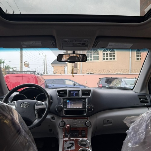 2013 Foreign Used Toyota Highlander for Sale In Lagos 