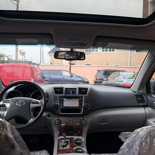 2013 Foreign Used Toyota Highlander for Sale In Lagos 