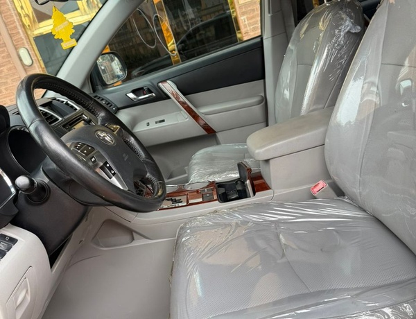 2013 Foreign Used Toyota Highlander for Sale In Lagos 