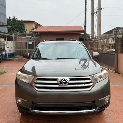 2013 Foreign Used Toyota Highlander for Sale In Lagos 