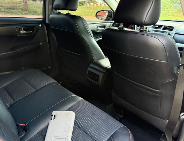 SUPER CLEAN FOREIGN USED TOYOTA CAMRY SE 2016  IN ABUJA
