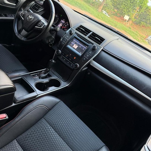 SUPER CLEAN FOREIGN USED TOYOTA CAMRY SE 2016  IN ABUJA
