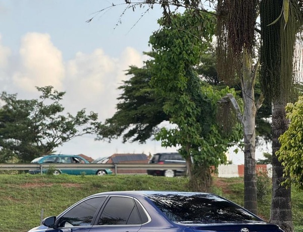 SUPER CLEAN FOREIGN USED TOYOTA CAMRY SE 2016  IN ABUJA