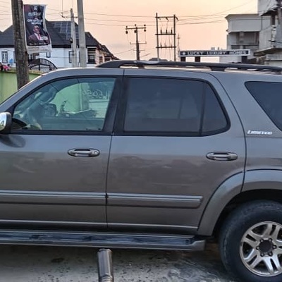 2010 TOKUNBO STANDARD TOYOTA SEQUOIA for sale in Lagos