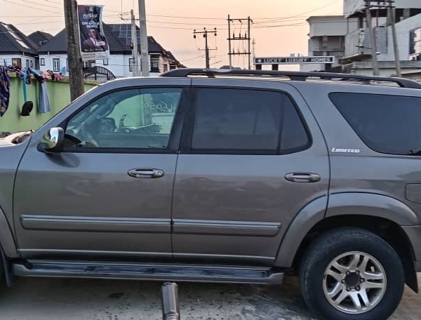 2010 TOKUNBO STANDARD TOYOTA SEQUOIA for sale in Lagos