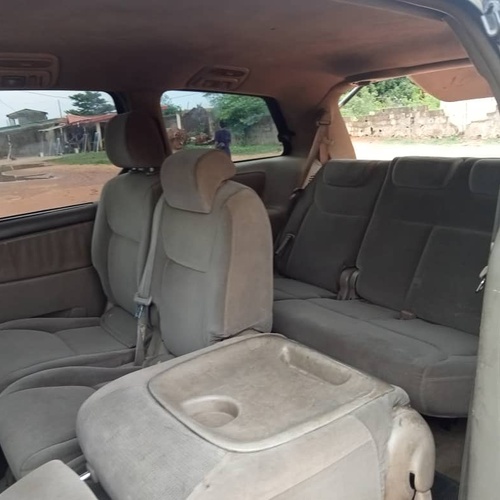 Nigerian Used Toyota Sienna 05/06 for sale in ikorodu, Lagos