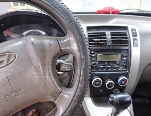 Nigerian Used Hyundai Tucson 2006 for sale in Oyo state