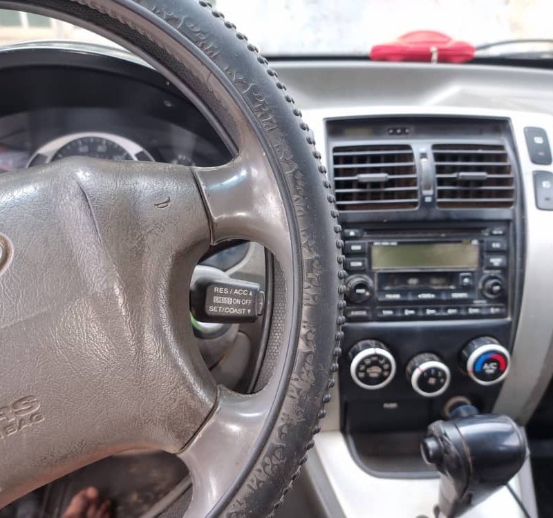 Nigerian Used Hyundai Tucson 2006 for sale in Oyo state image
