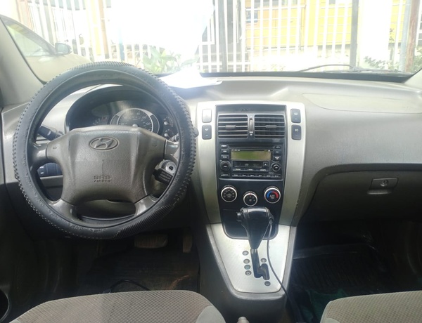 Nigerian Used Hyundai Tucson 2006 for sale in Oyo state