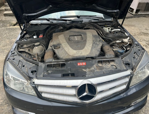 Mercedez Benz C250 2011 model for sale in lagos state
