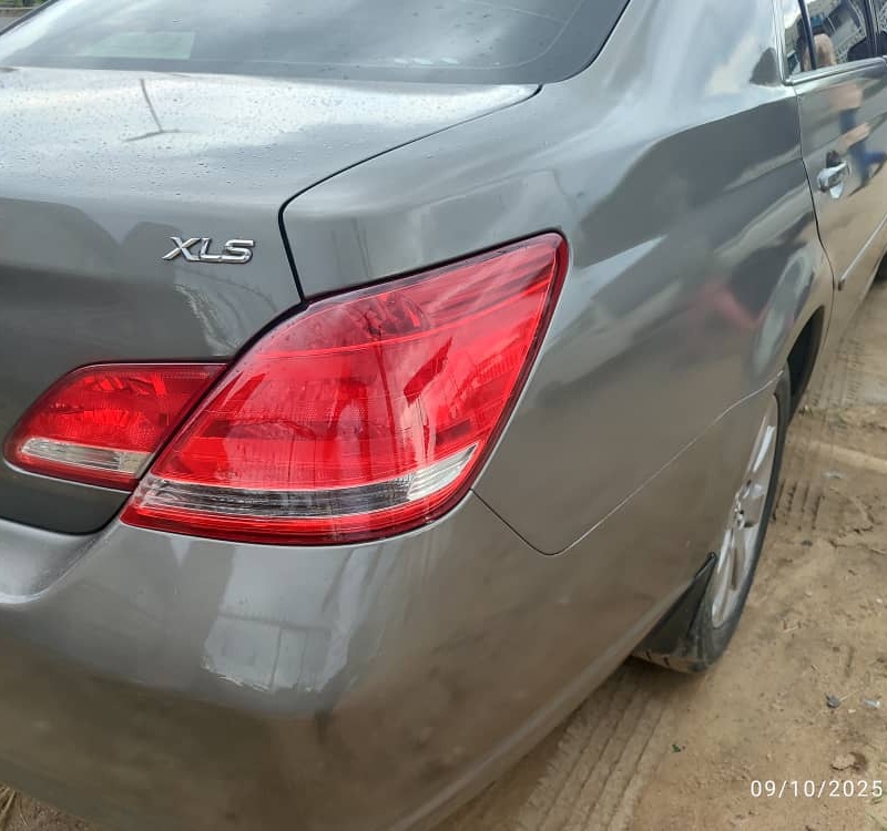 Nigerian Used Toyota Avalon 2006 for Sale In Uyo image