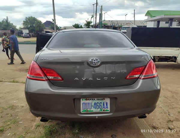 Nigerian Used Toyota Avalon 2006 for Sale In Uyo