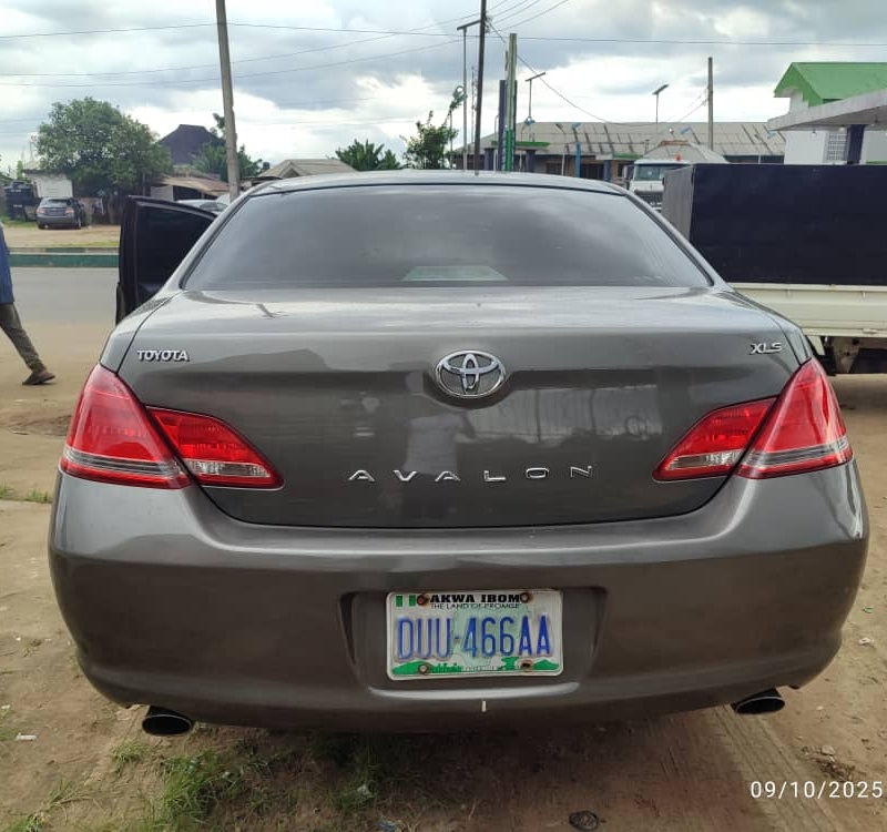 Nigerian Used Toyota Avalon 2006 for Sale In Uyo image