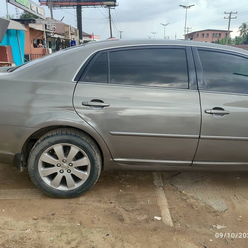 Nigerian Used Toyota Avalon 2006 for Sale In Uyo