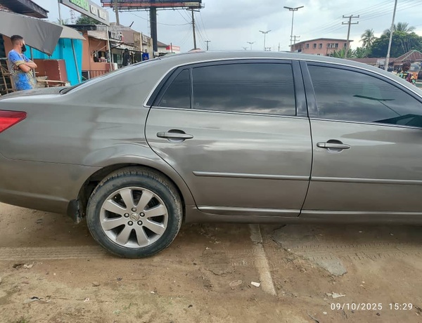Nigerian Used Toyota Avalon 2006 for Sale In Uyo
