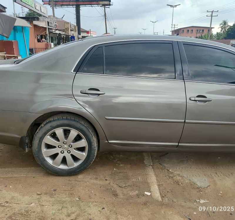 Nigerian Used Toyota Avalon 2006 for Sale In Uyo image