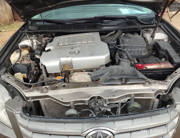 Nigerian Used Toyota Avalon 2006 for Sale In Uyo