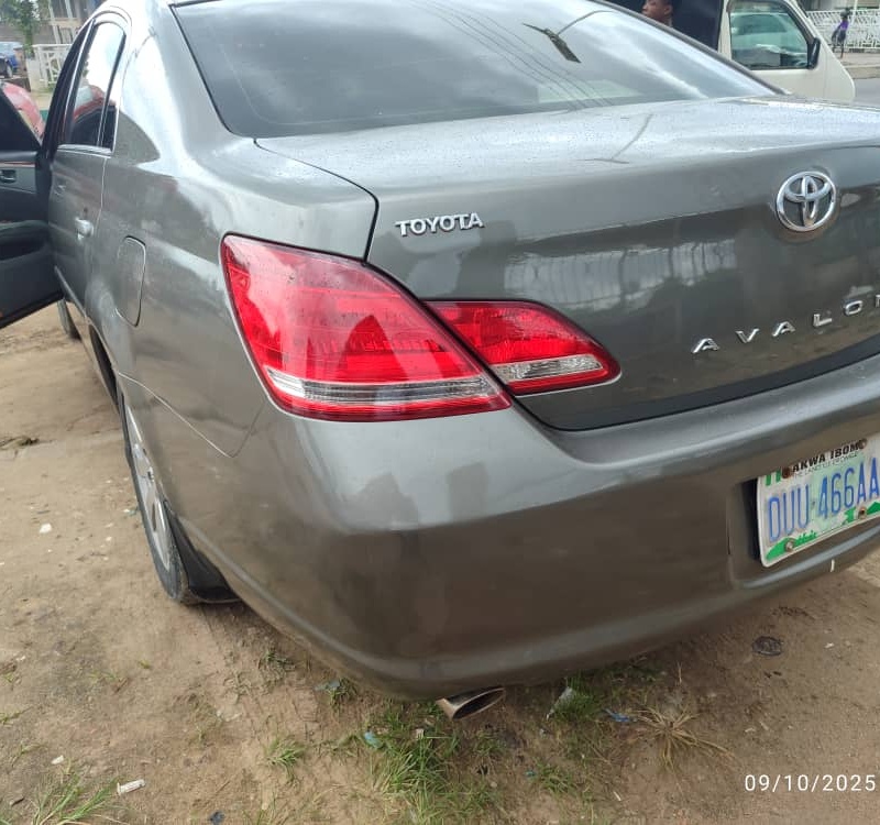 Nigerian Used Toyota Avalon 2006 for Sale In Uyo image