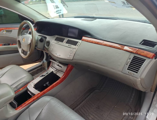 Nigerian Used Toyota Avalon 2006 for Sale In Uyo