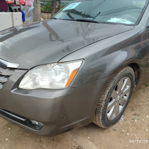 Nigerian Used Toyota Avalon 2006 for Sale In Uyo