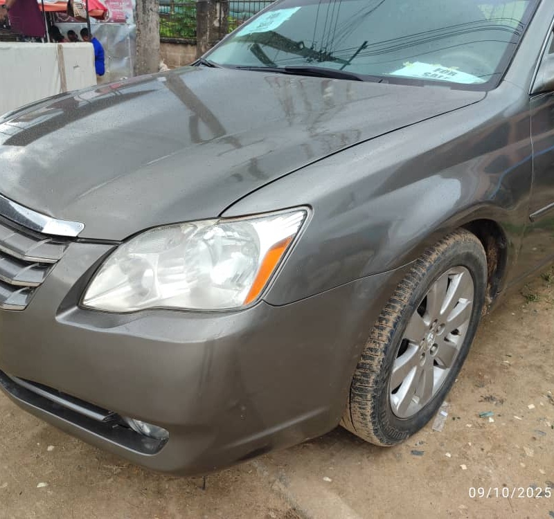 Nigerian Used Toyota Avalon 2006 for Sale In Uyo image