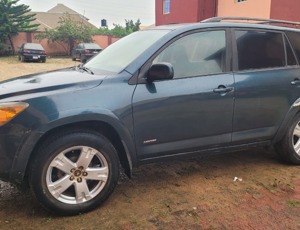 Nigerian Used Toyota RAV4 2007 for sale in Osun state