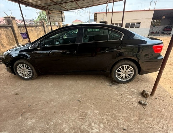TOYOTA AVENSIS 2012- (HARDLY USED) FOR SALE IN GWARIMPA