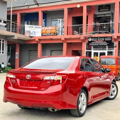 Toyota Camry SE(Extremely clean) 2014 for Sale In Lagos