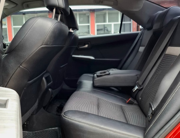 Toyota Camry SE(Extremely clean) 2014 for Sale In Lagos
