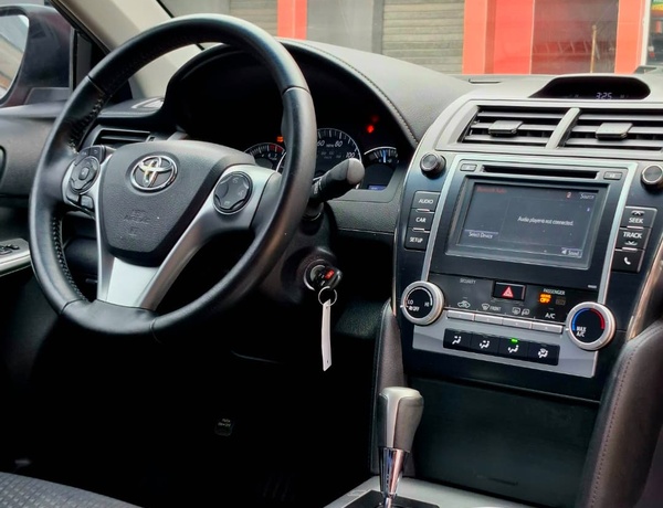 Toyota Camry SE(Extremely clean) 2014 for Sale In Lagos