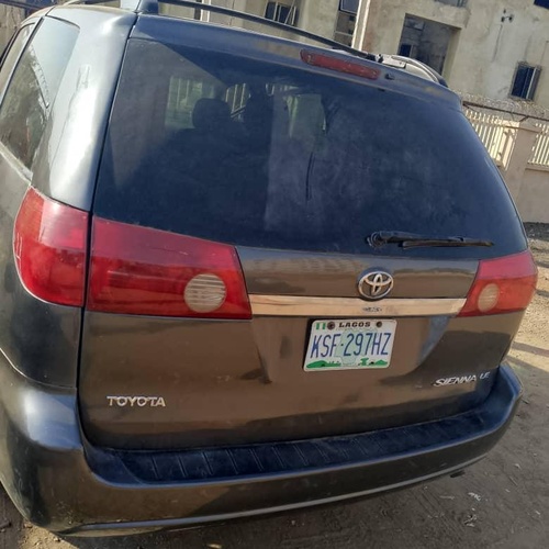 Toyota sienna 2006 for sale In Lagos