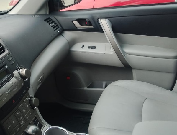 Foreign Used Toyota Highlander 2008 for sale in Lagos