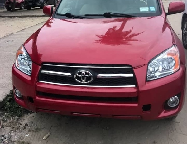 Foreign Used Toyota RAV4 2010 for Sale In Lagos