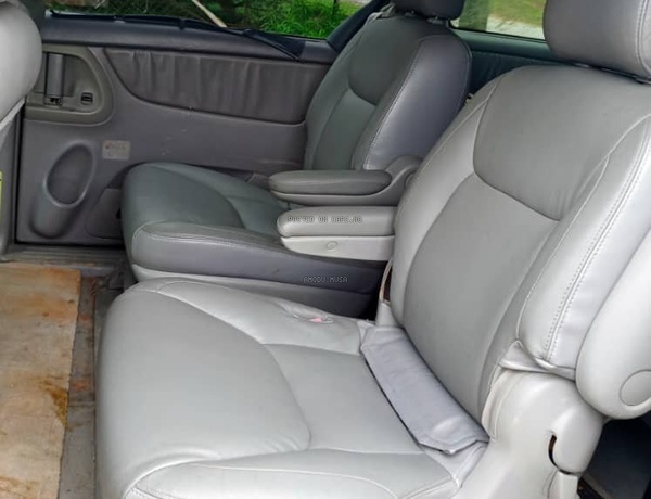 2005 Toyota Siena XLE for Sale In Abuja Gwarimpa