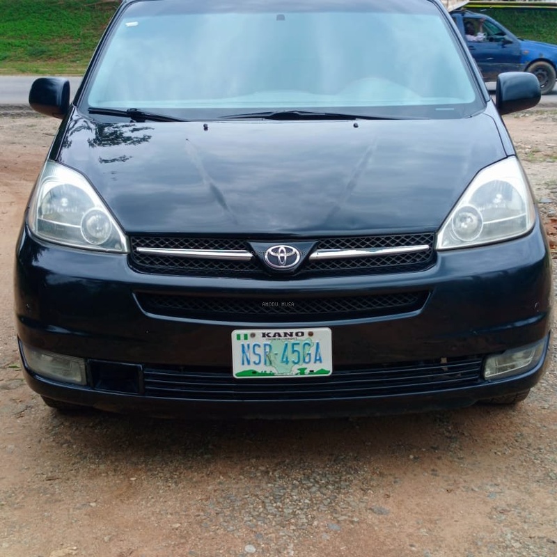 2005 Toyota Siena XLE for Sale In Abuja Gwarimpa image