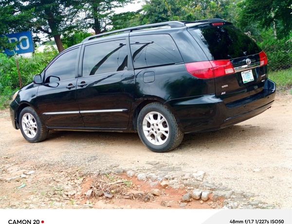 2005 Toyota Siena XLE for Sale In Abuja Gwarimpa