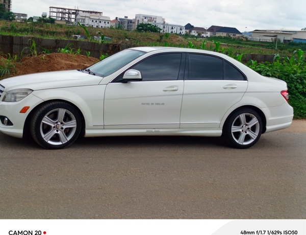 2009 Mercedes Benz C300 Foreign Used with original custom duty Abuja