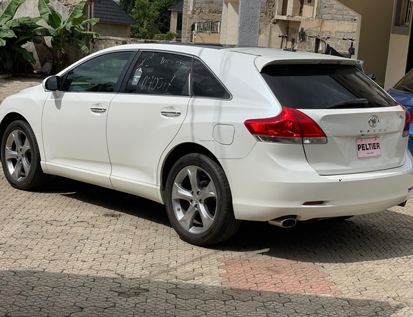 Foreign Used 2011 Toyota Venza for Sale In Abuja
