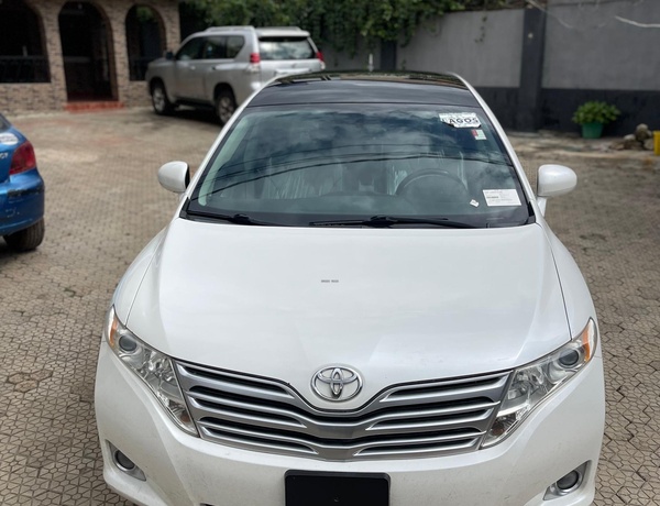 Foreign Used 2011 Toyota Venza for Sale In Abuja