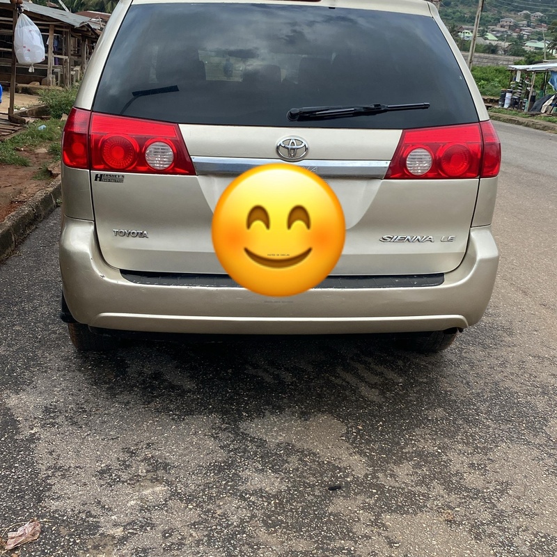 Nigerian Used Toyota Sienna 2008 for sale in Ilaro, Ogun image
