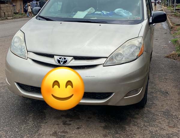 Nigerian Used Toyota Sienna 2008 for sale in Ilaro, Ogun