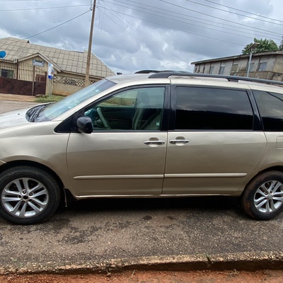 Nigerian Used Toyota Sienna 2008 for sale in Ilaro, Ogun