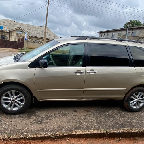 Nigerian Used Toyota Sienna 2008 for sale in Ilaro, Ogun