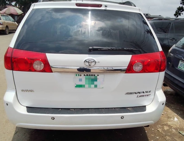 Toyota Sienna XLE 2005 for Sale In Lagos
